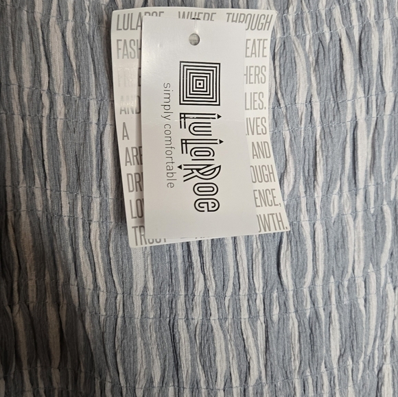 LuLa Roe XL whimsical crinkle knit knee-length dress, with pockets. Blue/white - Picture 3 of 8